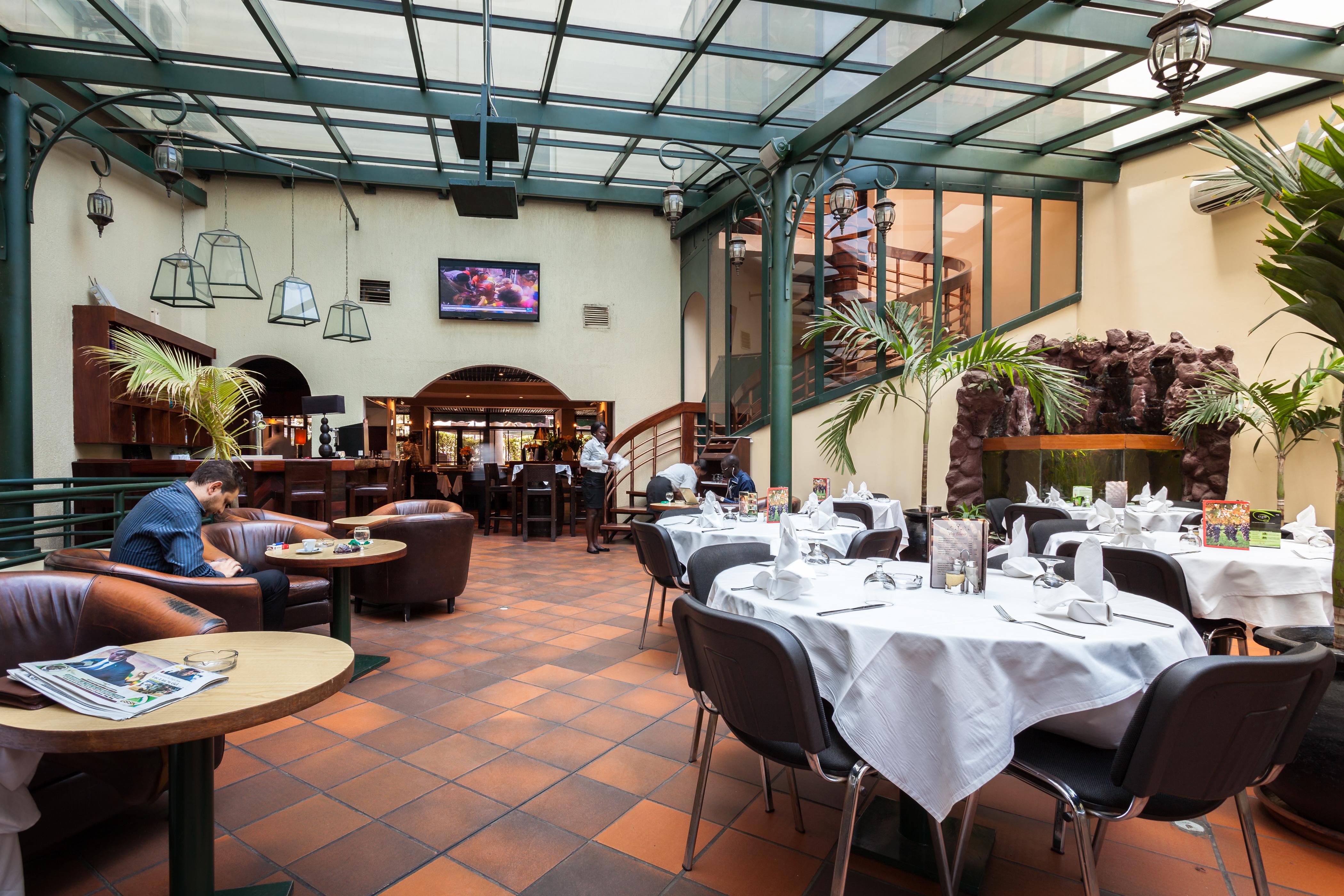 Cafe De Rome 3*